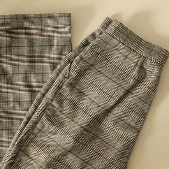 Chic and comfy plaid pants. - Picture 5 of 7